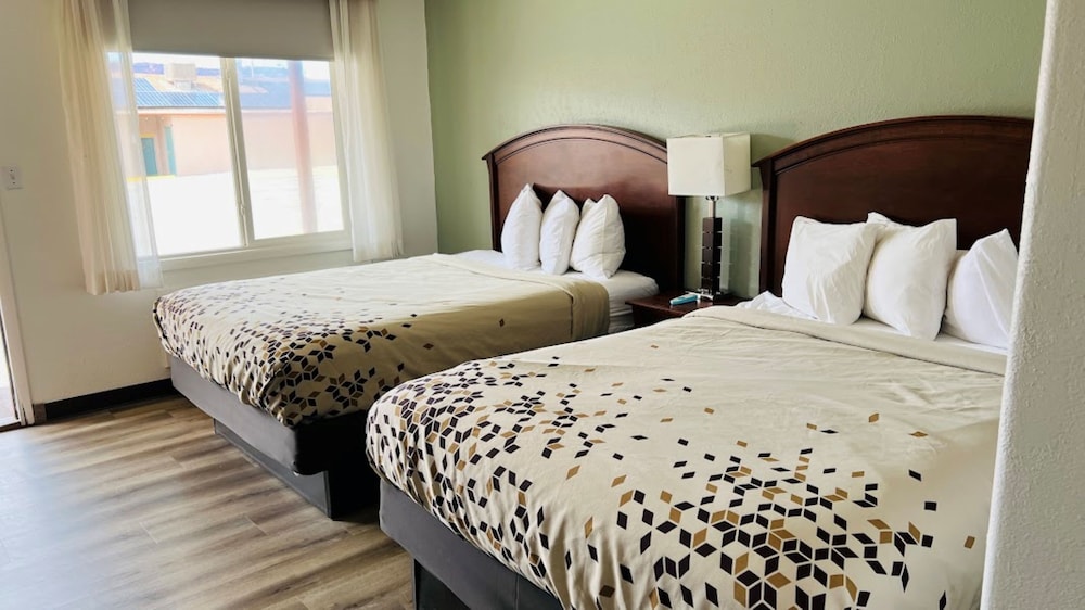 Superior Room, 2 Queen Beds, Non Smoking - Photo 1