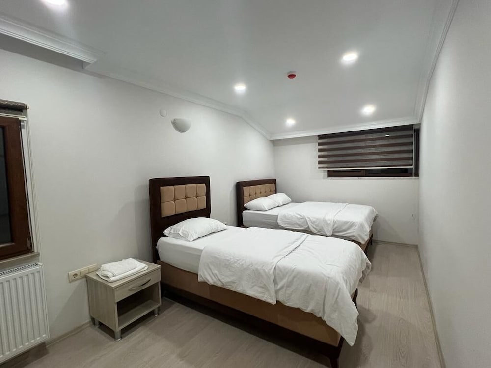 Basic Condo, Mountain View photo 3
