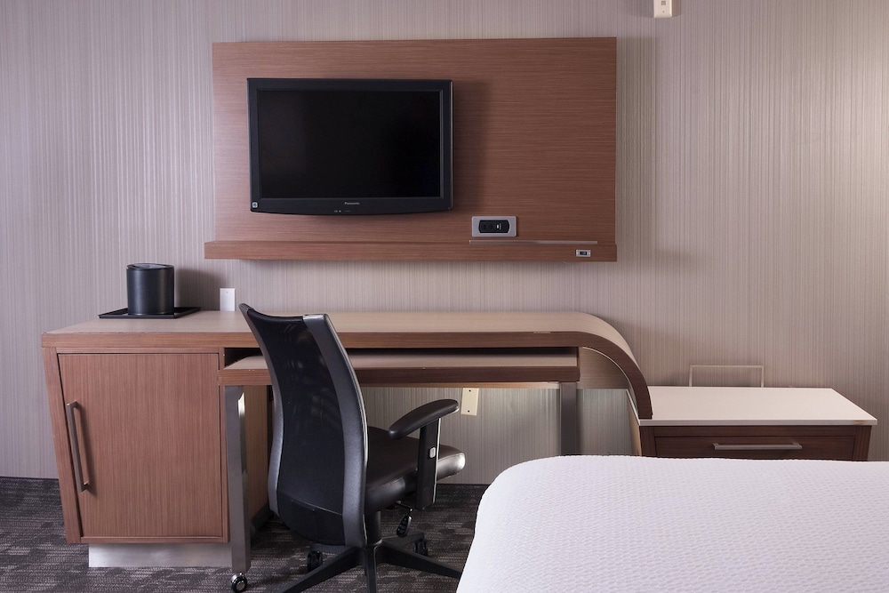 Room, 2 Queen Beds - Photo 1
