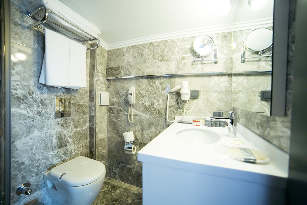 Family Suite, 2 Bedrooms, Terrace photo 2