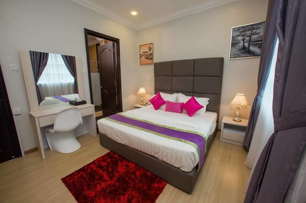 Executive Room