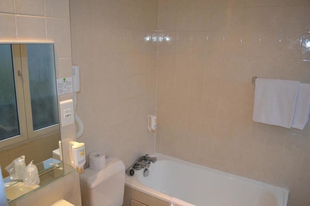 Standard Room, 2 Twin Beds photo 2