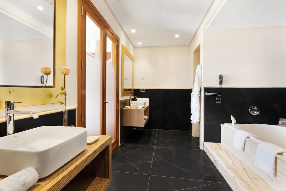 Junior Suite, Hot Tub, Sea View photo 3
