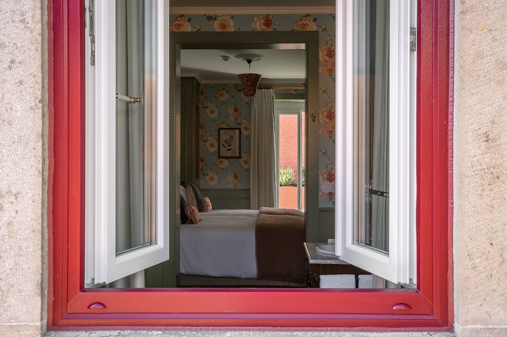 Deluxe Room - Photo 2