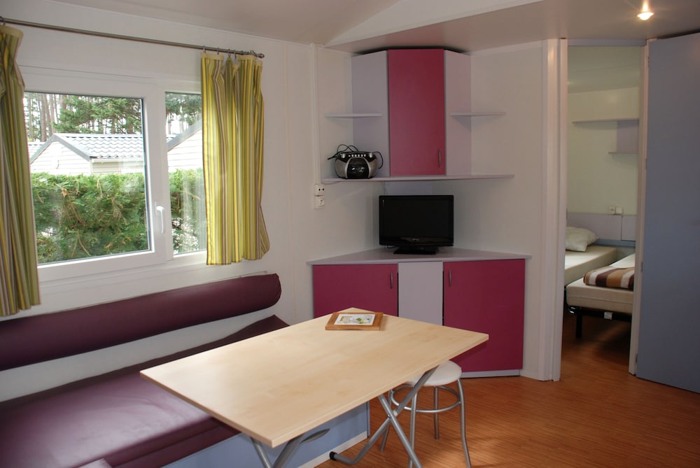 Mobile Home photo 2