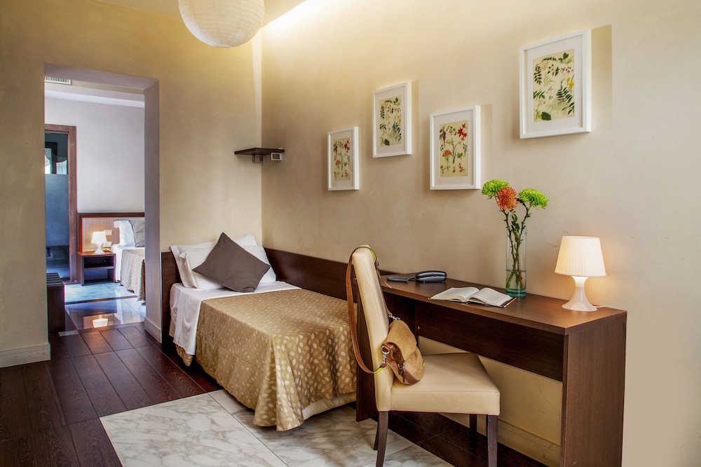 Comfort Suite photo 1