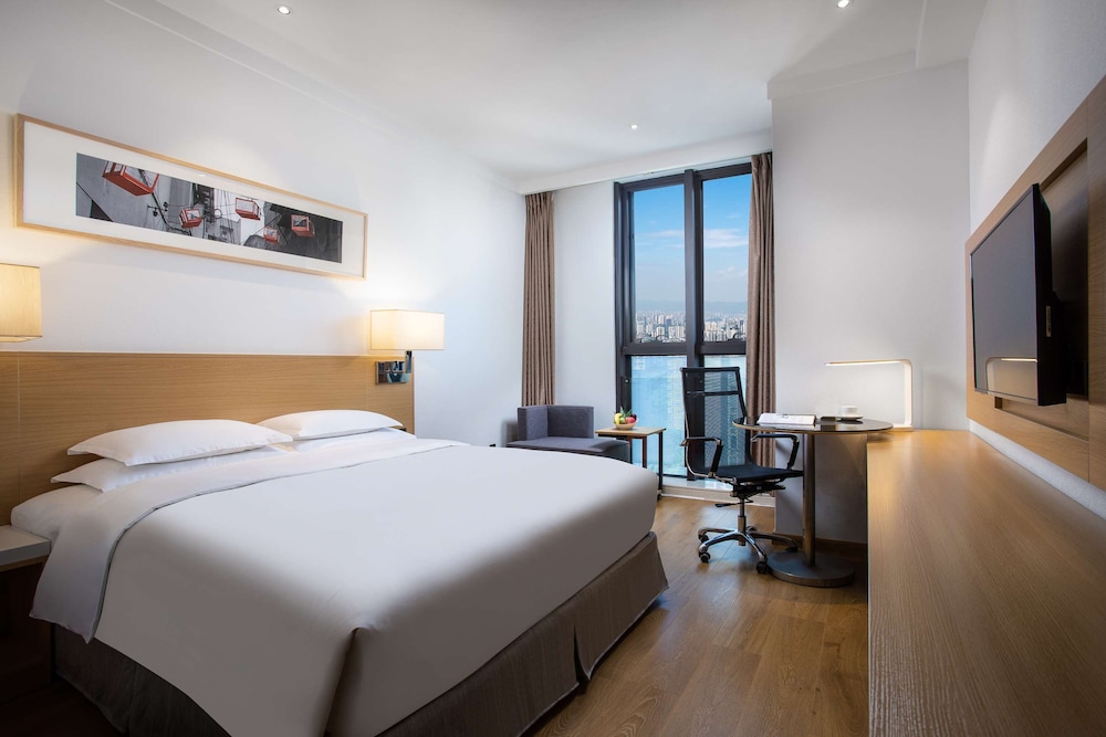Business Room, 1 King Bed, Smoking photo 1