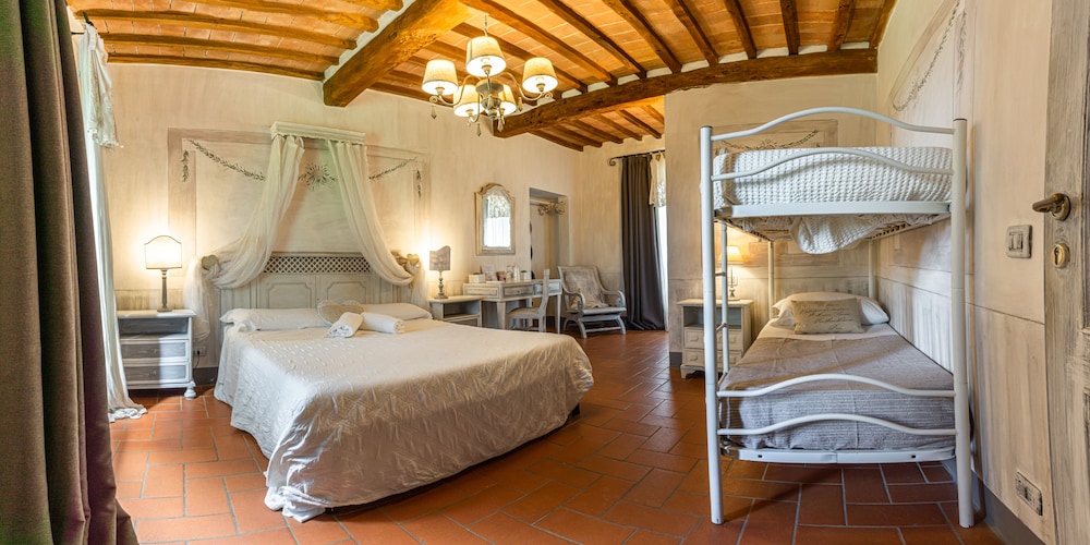Family Quadruple Room - Photo 7
