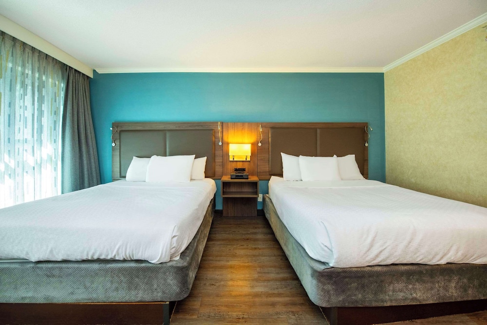 Room, 2 Double Beds, Non Smoking (Efficiency) - Photo 4