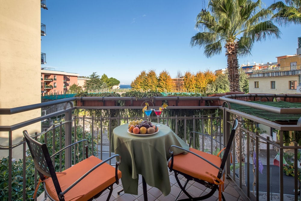 Classic Room, Balcony