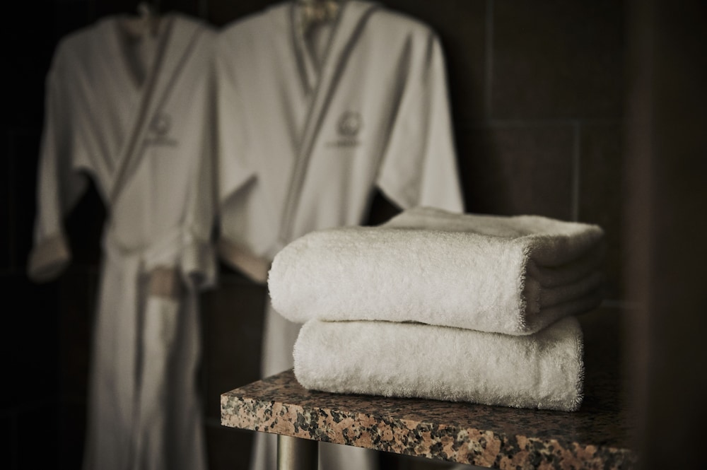 Executive Suite (3rd Floor) with Italian Dinner & Breakfast, Non-smoking thumbnail 6