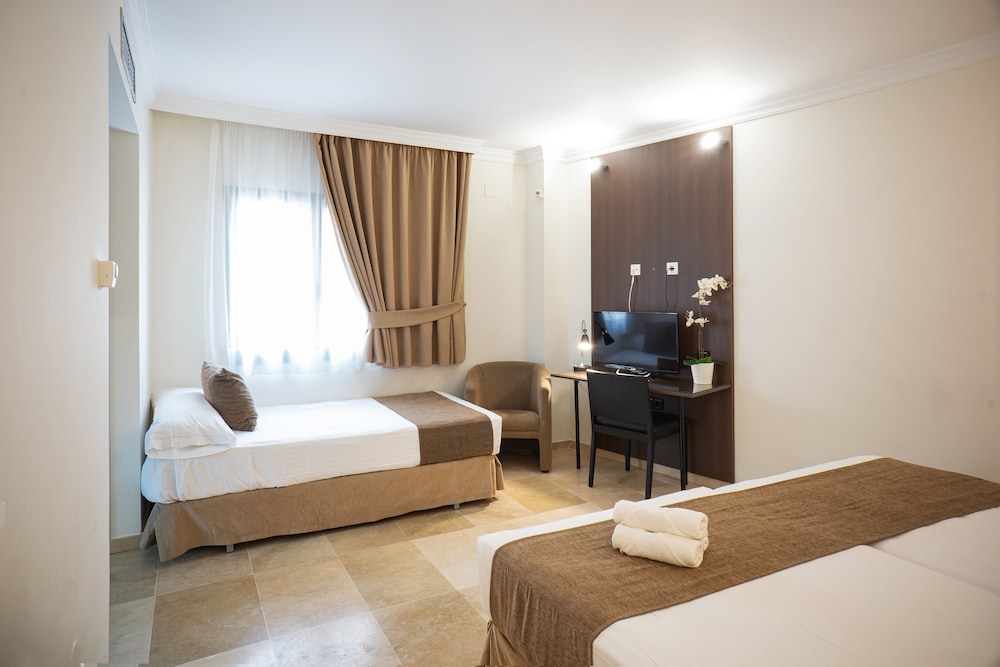 Triple Room - Photo 6