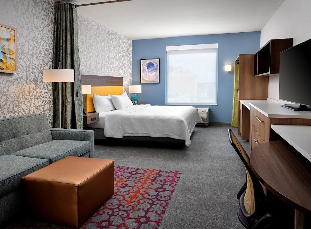 Studio Suite, 1 King Bed, Accessible, Bathtub - Photo 2