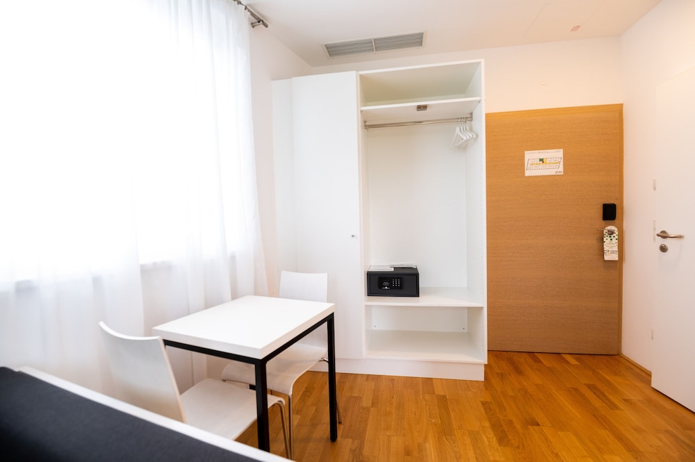 Comfort Suite photo 2