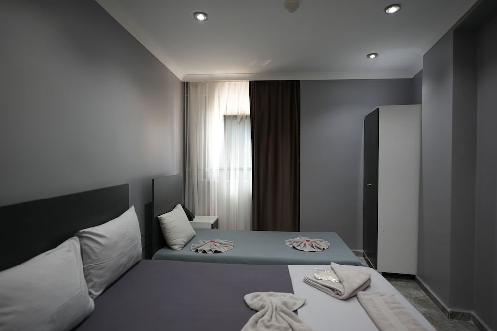 Superior Triple Room photo 2