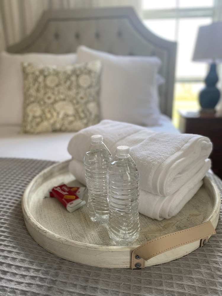 Grand Suite, 1 King Bed, Non Smoking, Ground Floor photo 3