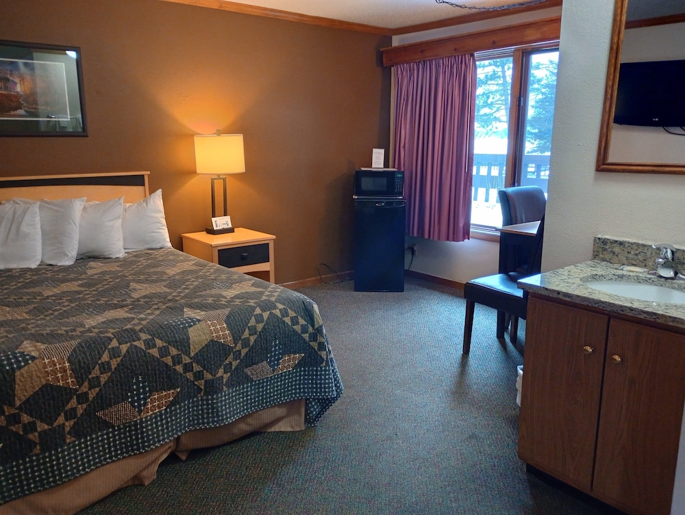 Deluxe Room, 2 Queen Beds, Non Smoking photo 3