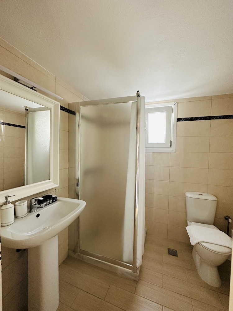 Apartment, 2 Bedrooms, Sea View photo 2