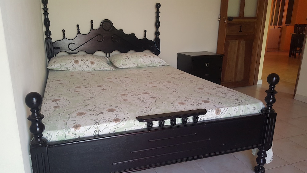 Basic Room, 2 Bedrooms, Non Smoking, Mountain View photo 2