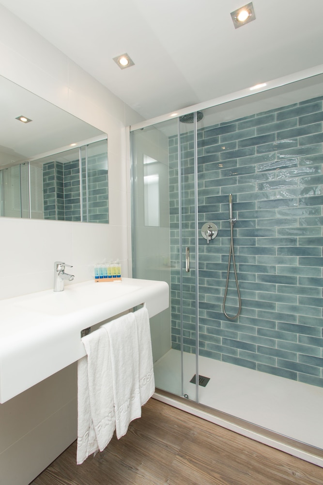 Junior Double or Twin Room, Balcony, Sea View photo 3