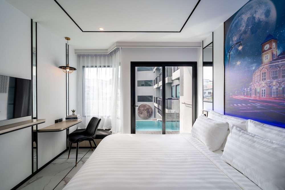 Deluxe Room, Pool Access - Photo 4