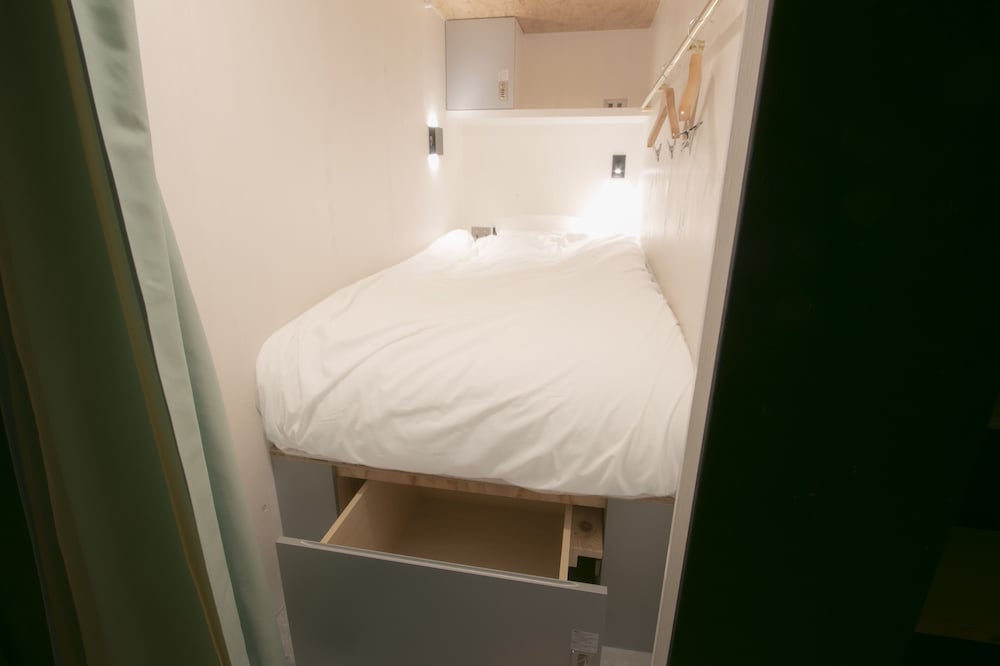 Smart Double Capsule Room, Female Only - Photo 10
