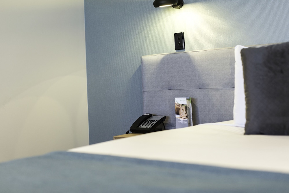 Superior Room, 1 King Bed, Balcony photo 3