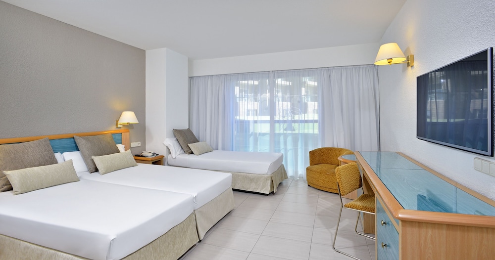 Room (Sol 3 Adults) photo 2