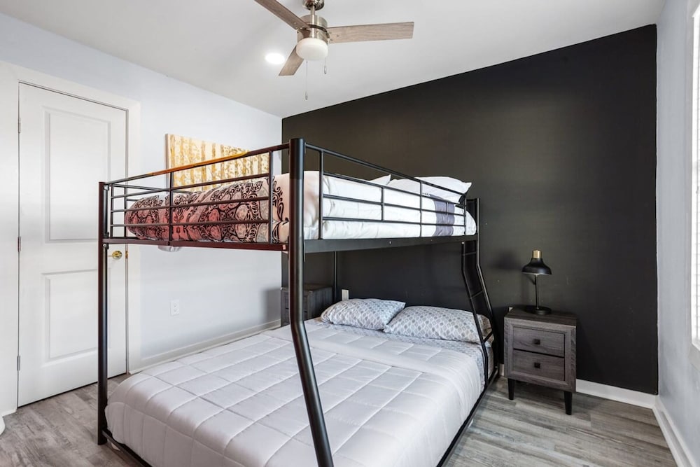 6BR Getaway Fast Wi-fi Free Parking Full Gym, Photo 11