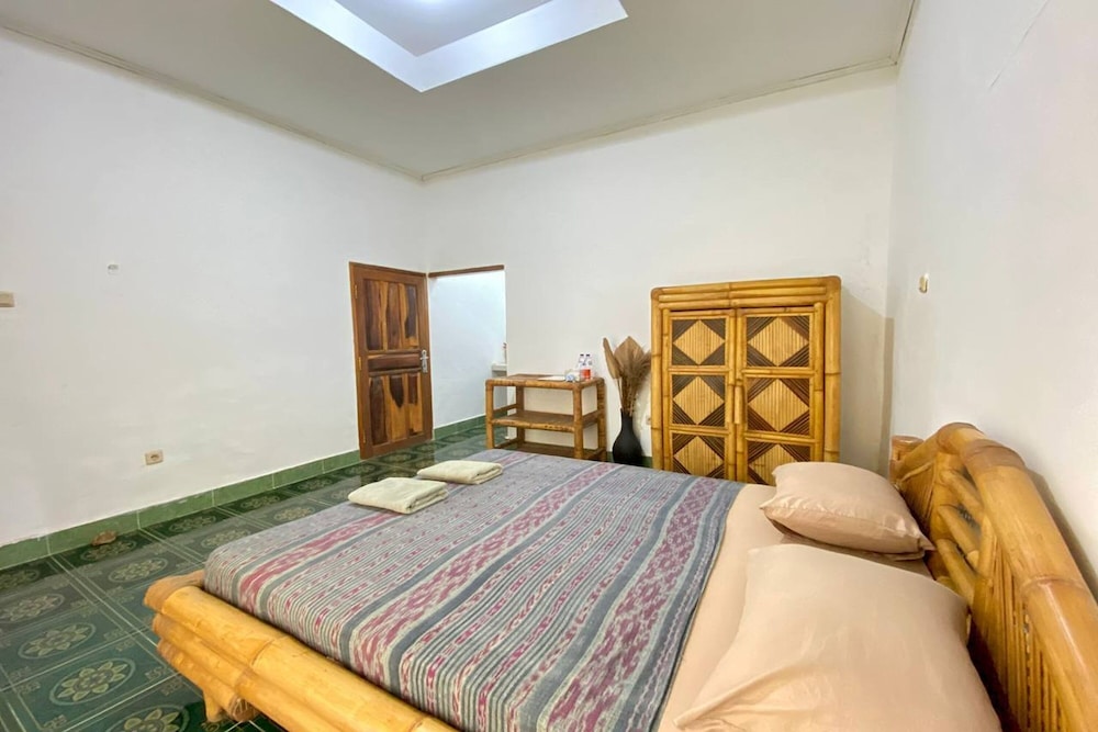Standard Double Room with AC - Photo 6