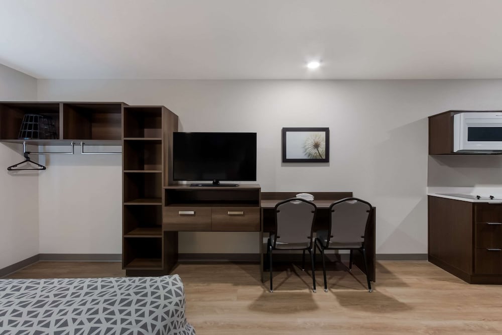 Standard Room, 1 King Bed with Sofa bed, Non Smoking photo 2