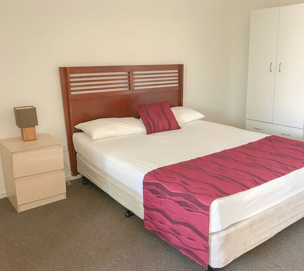 Queen Room (Accessible)