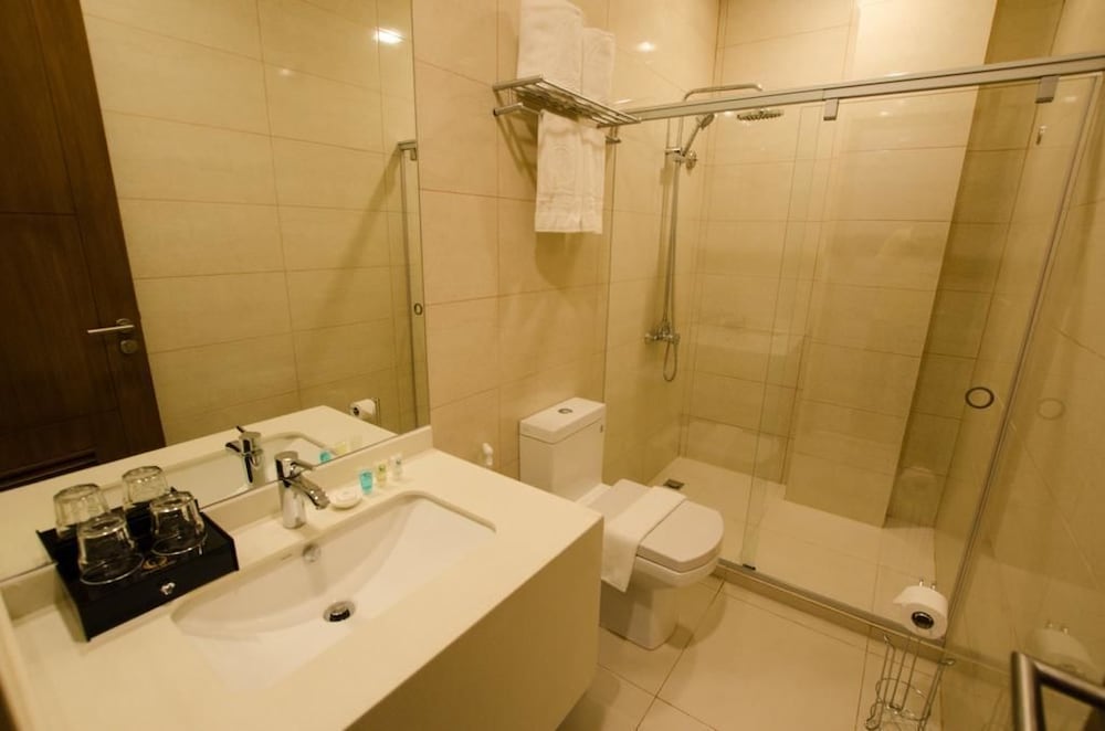 Premium, Suite Twin Bed photo 3