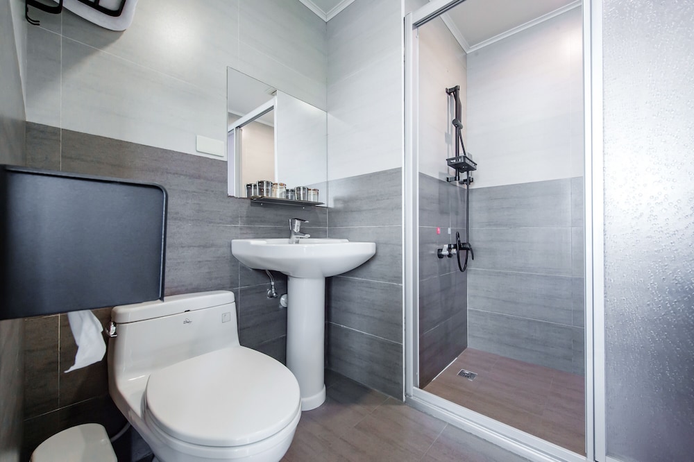 Deluxe Quadruple Room, Lake View - Photo 19