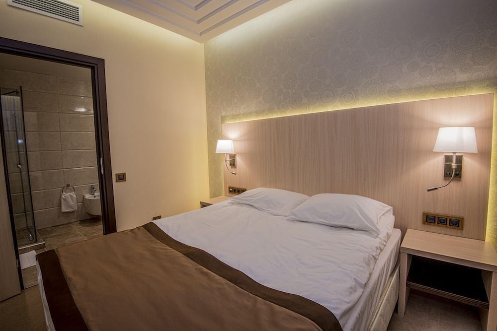Suite, Balcony