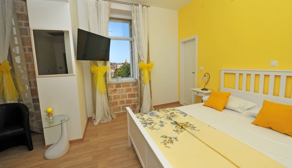 Deluxe Double Room, City View photo 2