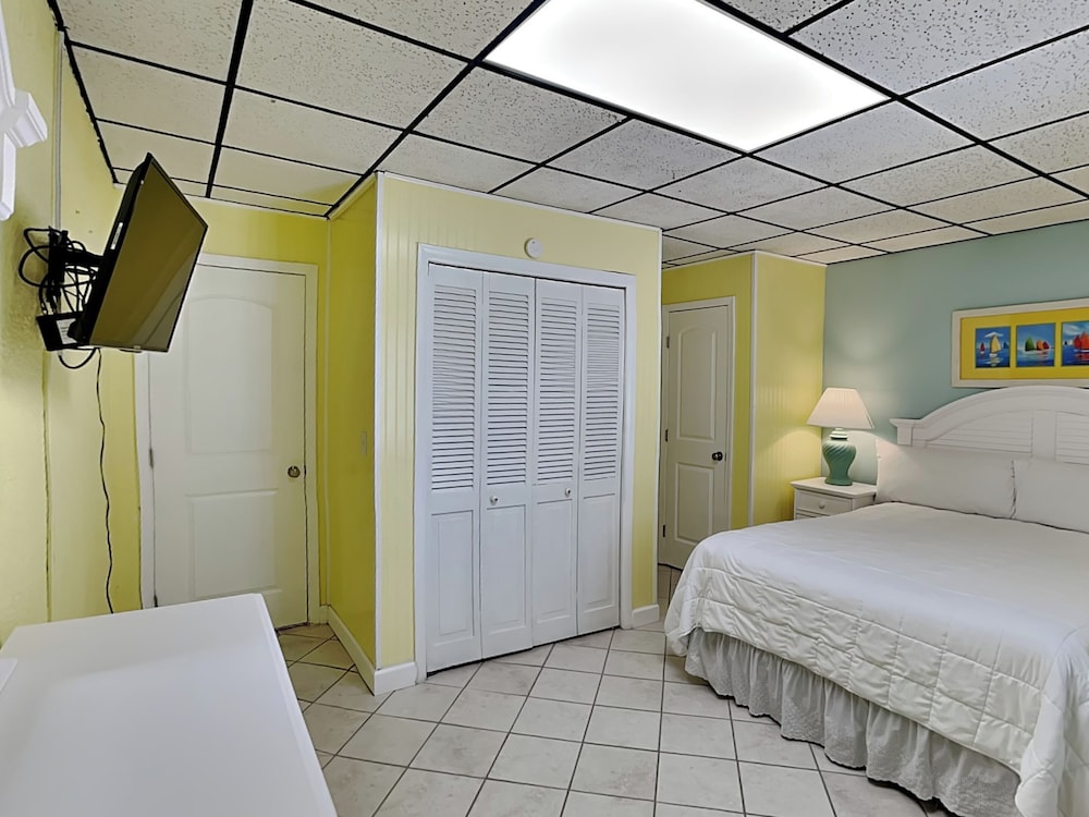 Condo, Multiple Beds, Balcony, Beach View (#220 - No Pets)