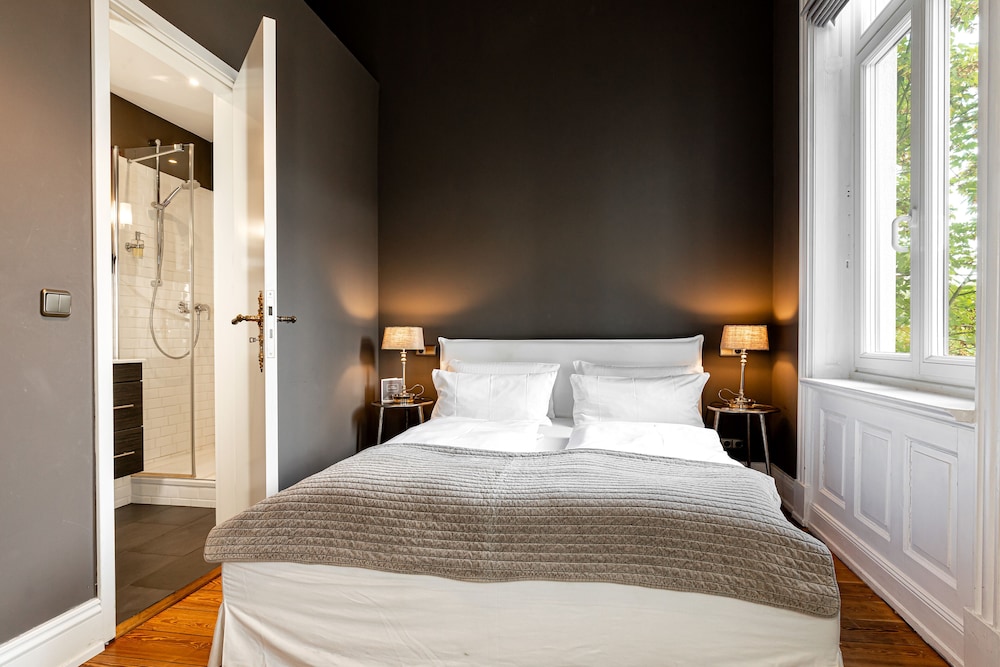 Standard Room, 1 Queen Bed