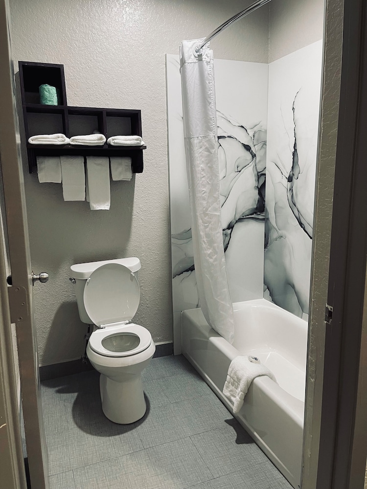 Room, Non Smoking, Refrigerator & Microwave, photo 6