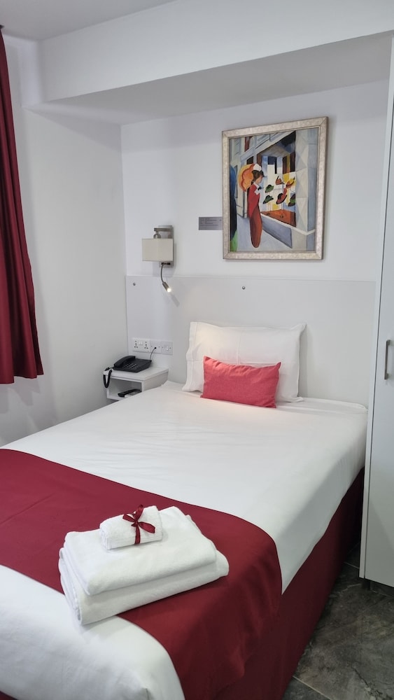 Comfort Single Room, Courtyard View