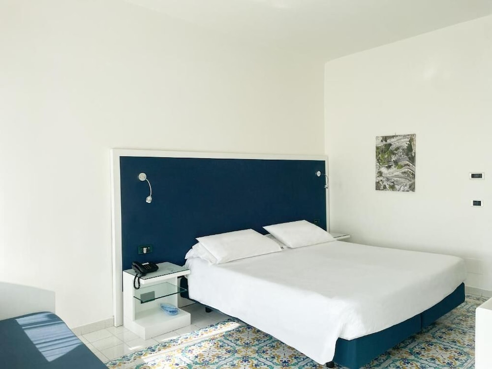 Superior Double or Twin Room, Sea View