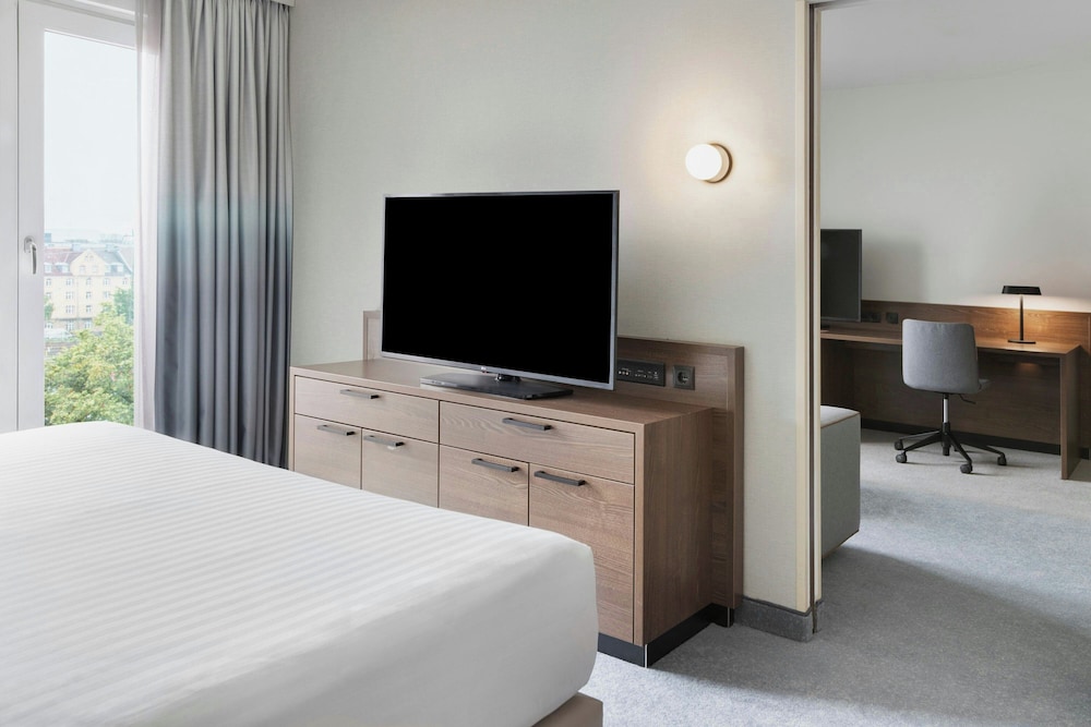 Available room thumbnail 5