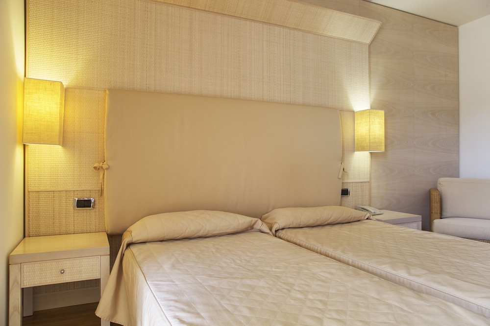 Superior Triple Room (Le Sale) photo 3