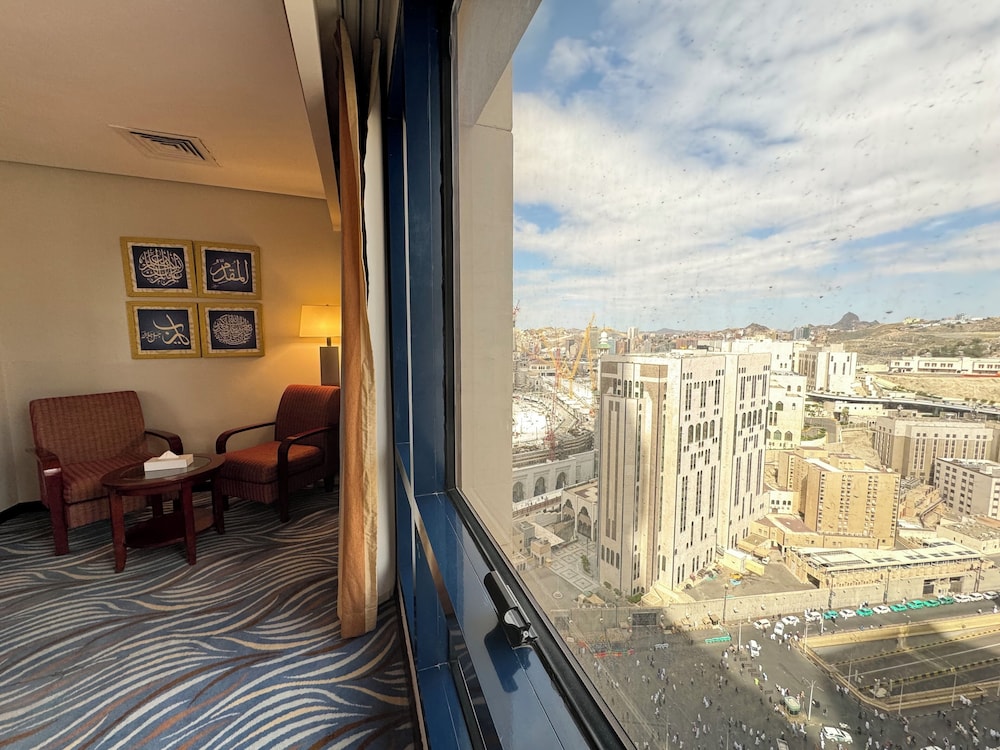 Comfort Studio Suite, 1 Bedroom, 2 Bathrooms, City View photo 3