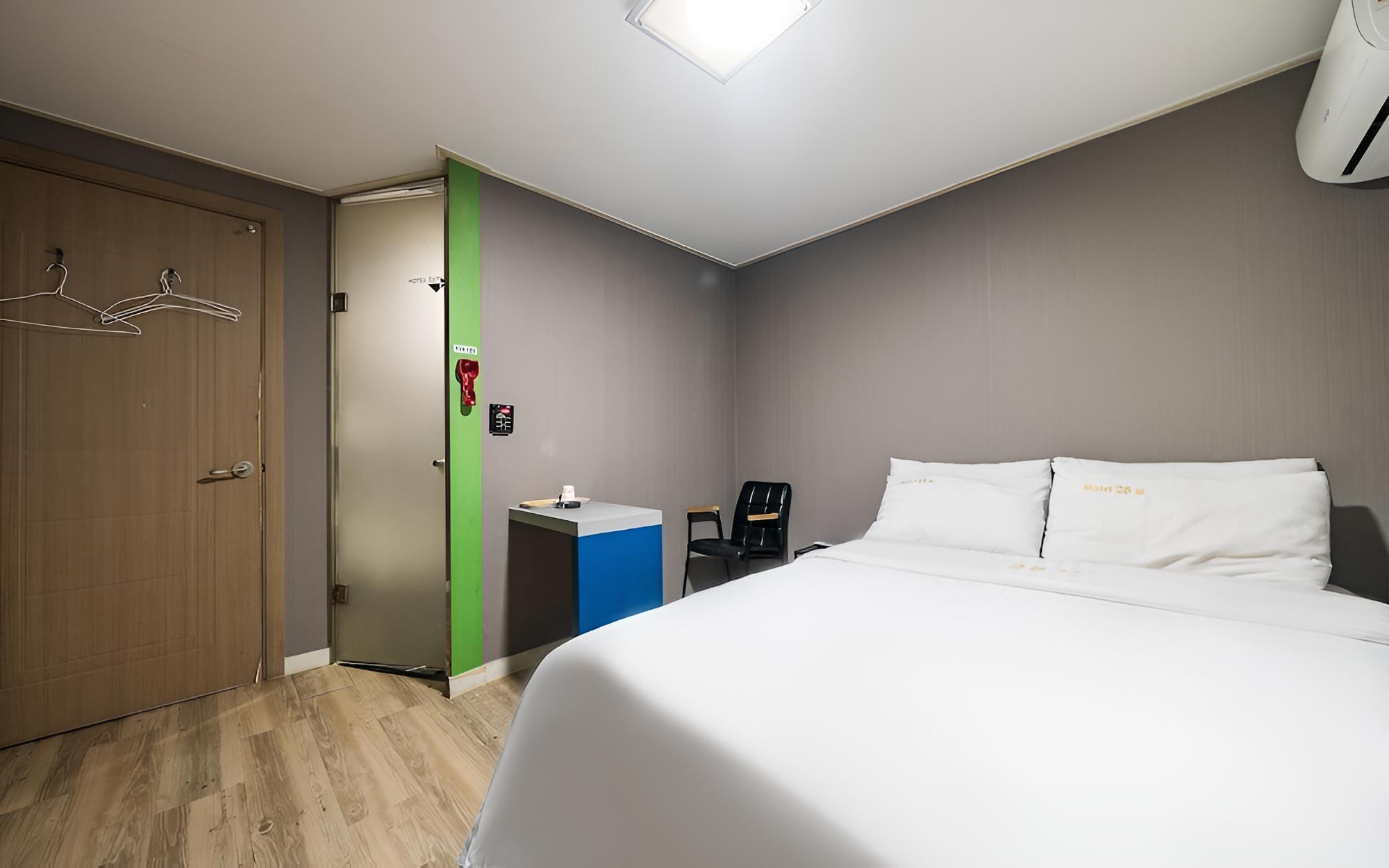 Room (Standard Room) - Photo 2