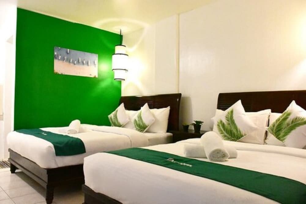 Queen Room With Two Queen Beds