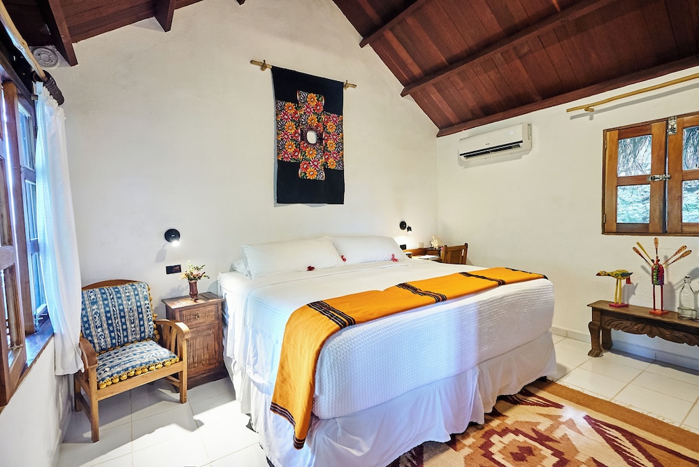 Lakeview Casita 1 King Bed photo 1