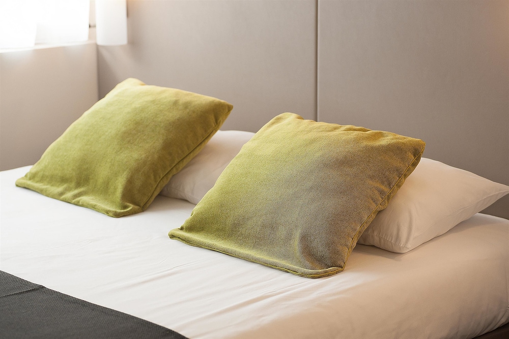 Standard Room, Multiple Beds - Photo 3