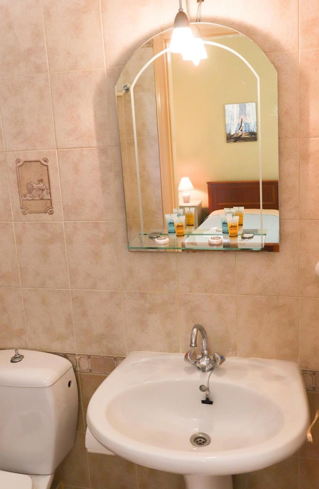 Basic Double or Twin Room photo 3