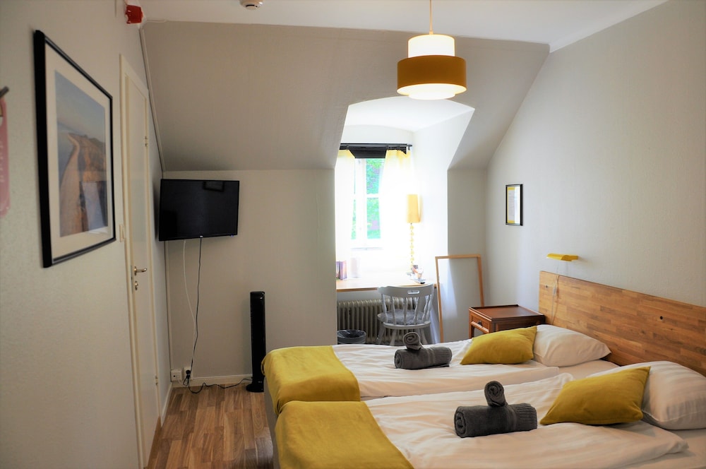 Economy Double Room photo 1